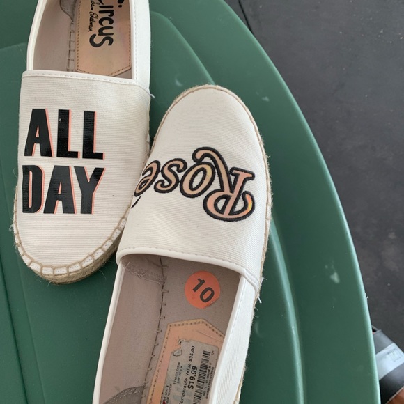 Flats - Picture 4 of 5